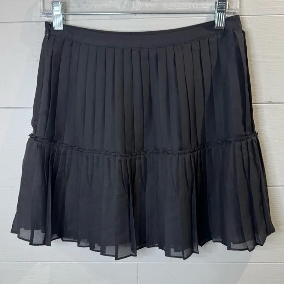 Rebecca Minkoff Women’s Elegant Black Pleated Skirt Size 2 - Picture 3 of 8